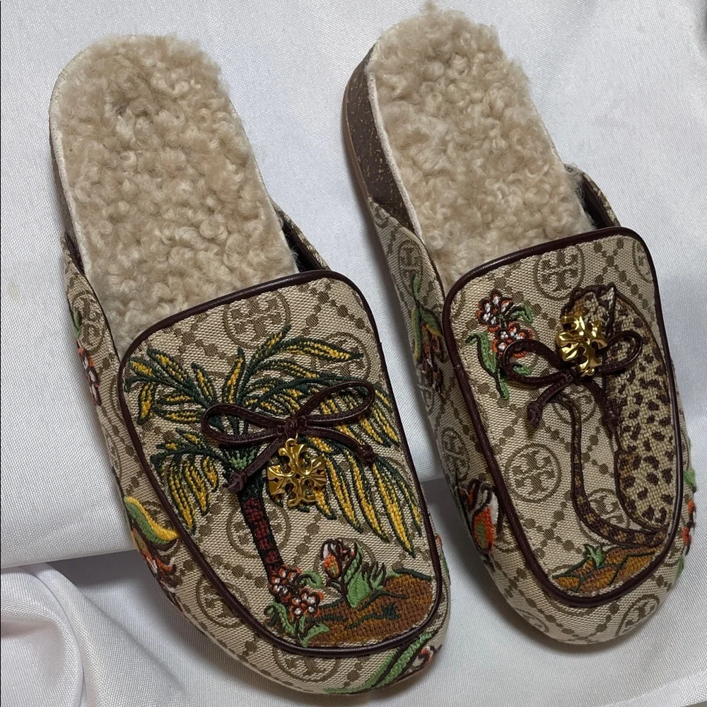 Tory Burch Genuine Shearling Jacquard Needlepoint Mismatched Mules NWOT 🐆 RARE‼️